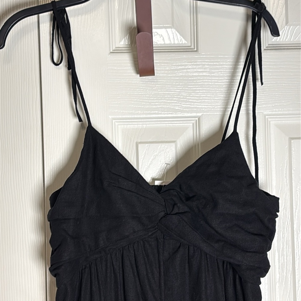Old Navy Tie Shoulder Cropped Twist Front Smocked Jumpsuit - Picture 3 of 12